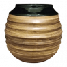 Stylová keramická kalabasa tmavé medové barvy, která má ideální objem 350 ml.
Slouží k přípravě Yerby Maté.
