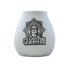 Stylová keramická kalabasa bílé barvy s logem oblíbené značky Guarani.
Slouží k přípravě Yerby Maté.